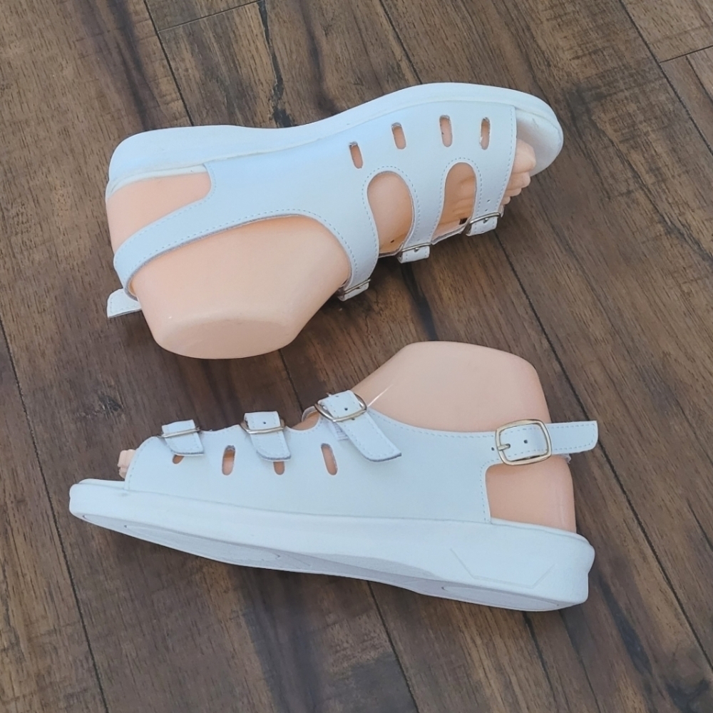 Vintage - White Leather Triple‎ Strap Sandals